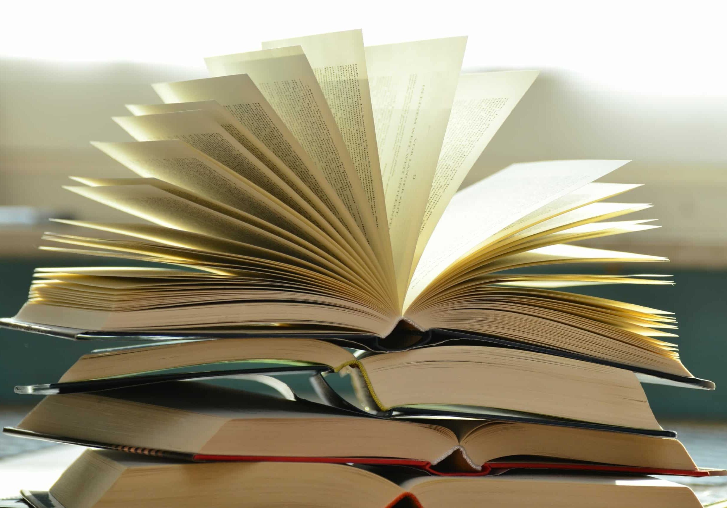 blur-books-close-up-159866